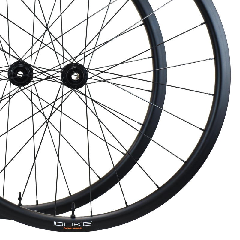 FIN DE S RIE DUKE ROAD RUNNER 30 DISC DT SWISS 350 CL SP